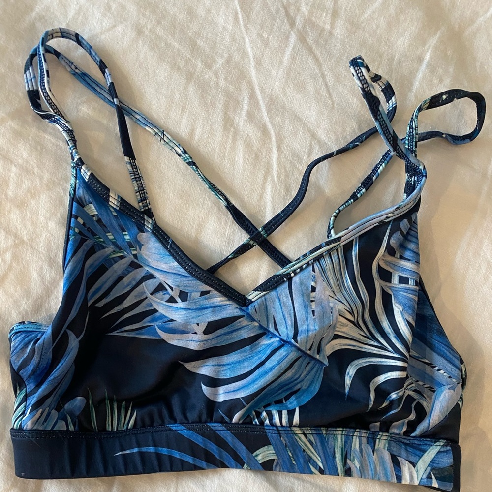 NEW! Gap sports bra. Size medium. Never worn.